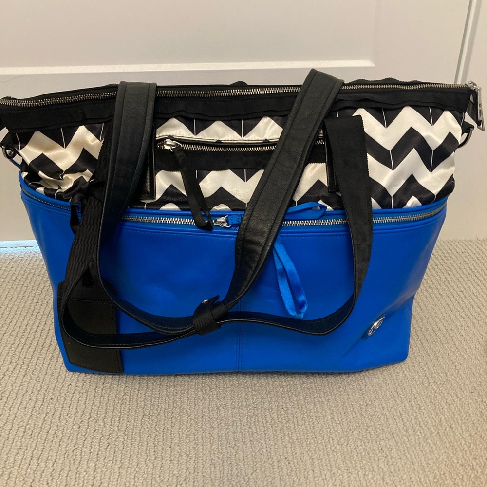 Stylish Blue Chevron Tote Bag with Black Straps